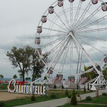 Nadas Tarsashaz Balatonlelle Exterior foto