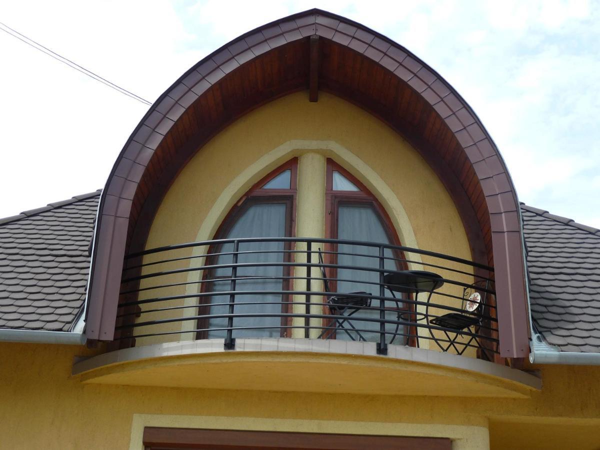 Nadas Tarsashaz Balatonlelle Exterior foto