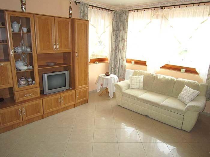 Nadas Tarsashaz Balatonlelle Exterior foto