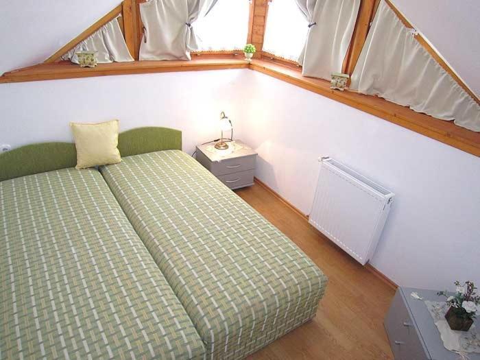 Nadas Tarsashaz Balatonlelle Exterior foto