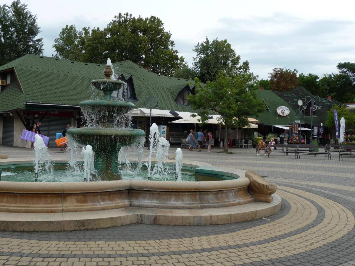 Nadas Tarsashaz Balatonlelle Exterior foto